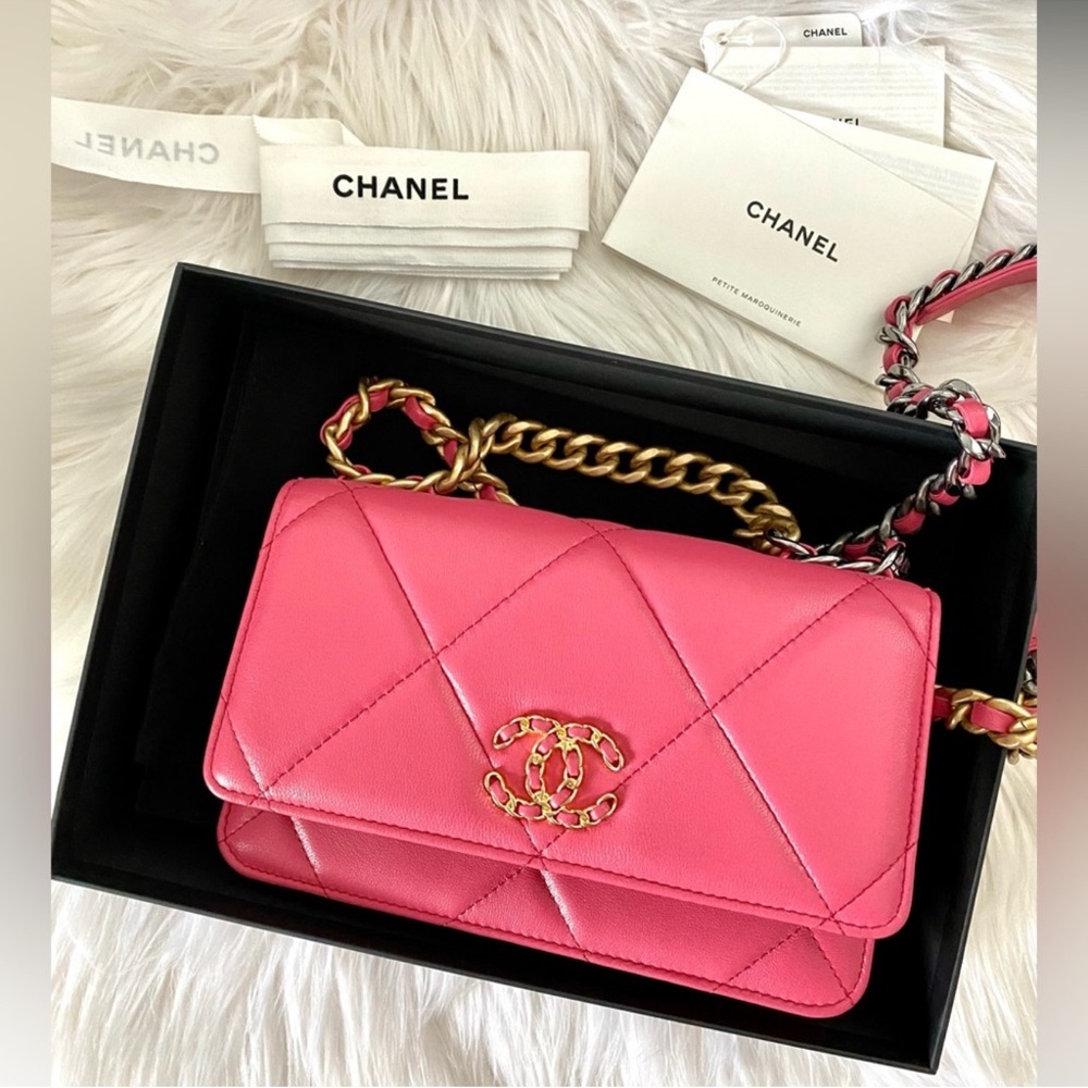 CHANEL -Brand New Full Set Wallet-On-Chain ROSE PINK (NWT)